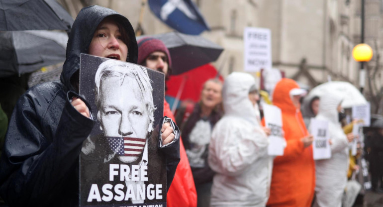 Protestas a favor de Julian Assange. Foto: EFE.