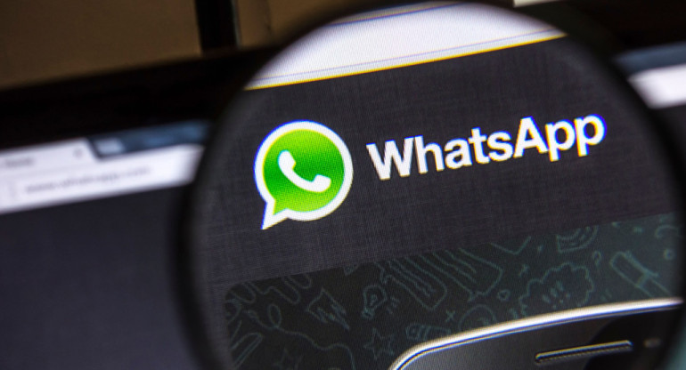 Whatsapp mensajes. Foto Alamy Reuters