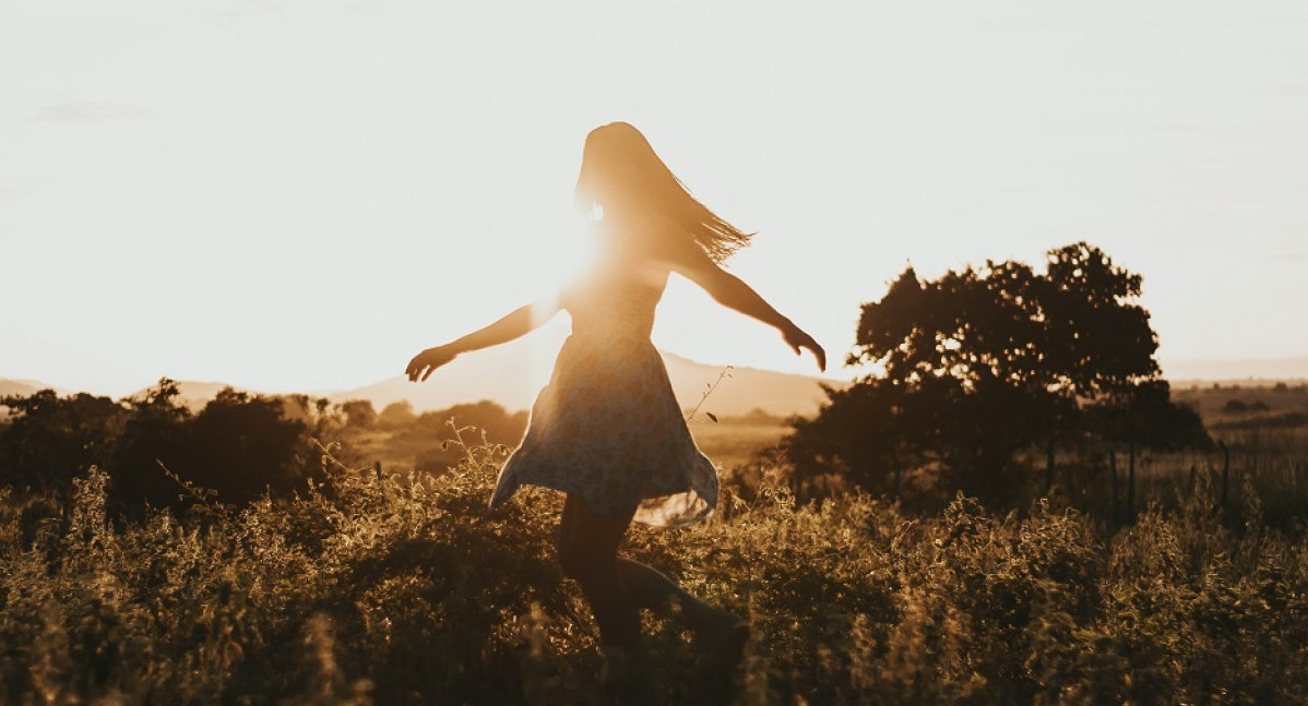 Mujeres, felicidad. Foto: Unsplash.