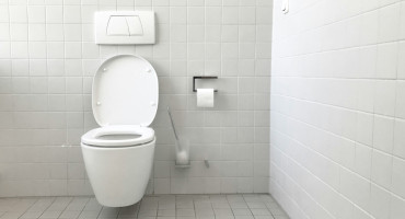 Bathroom, toilet.  Photo: Unsplash