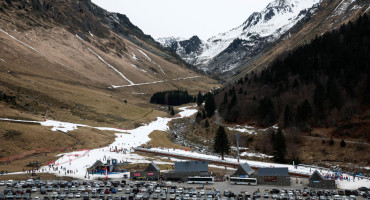 Estación de esquí de Bareges con pistas de nieve artificial. Altos Pirineos, suroeste de Francia.Reuters