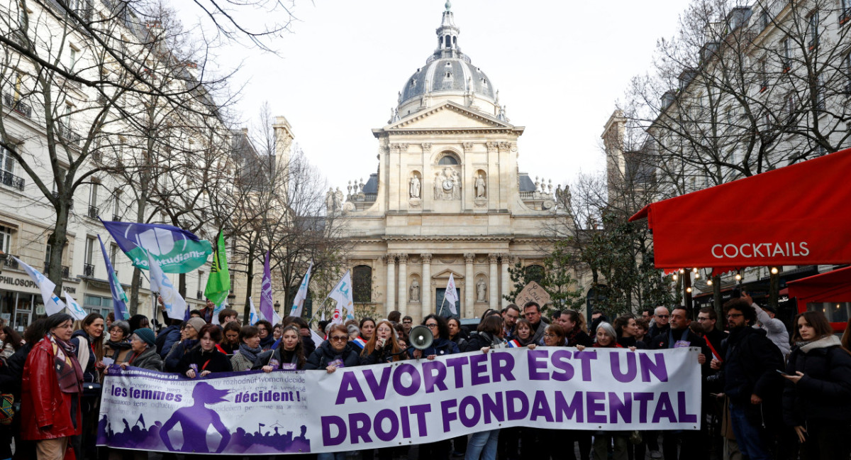 Marcha por el aborto en Francia. Foto: REUTERS.
