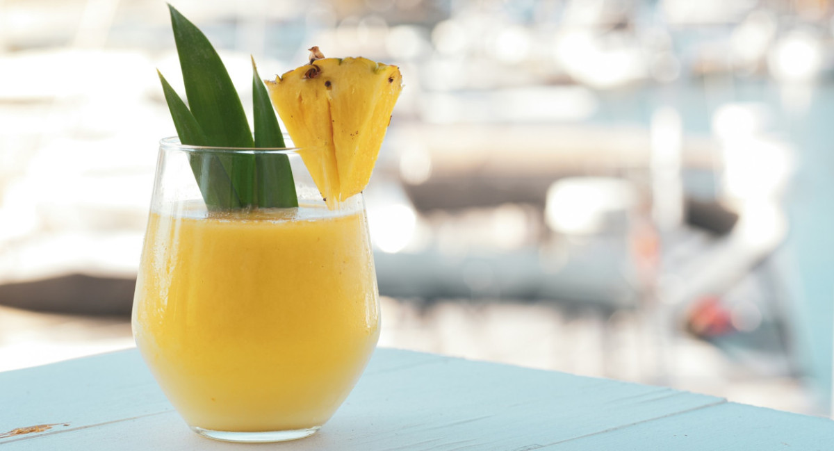 Batido de piña, piña, anana. Foto Unsplash.