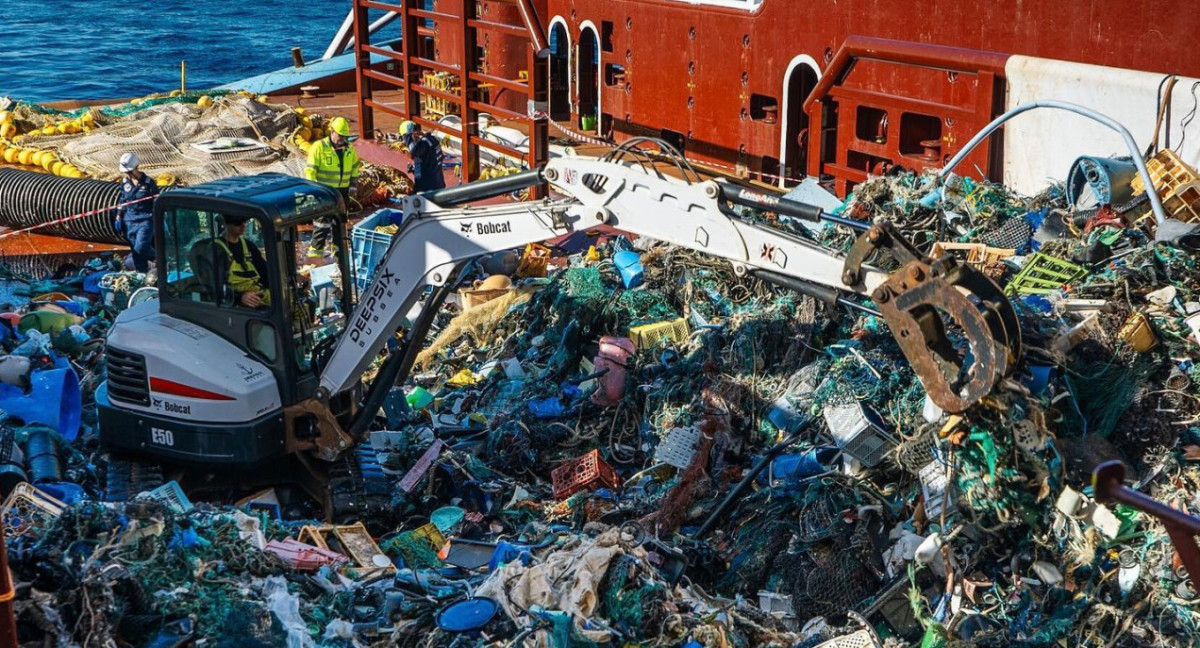 Lograron sacar gran cantidad de plástico del Océano. Foto: Instagram/theoceancleanup
