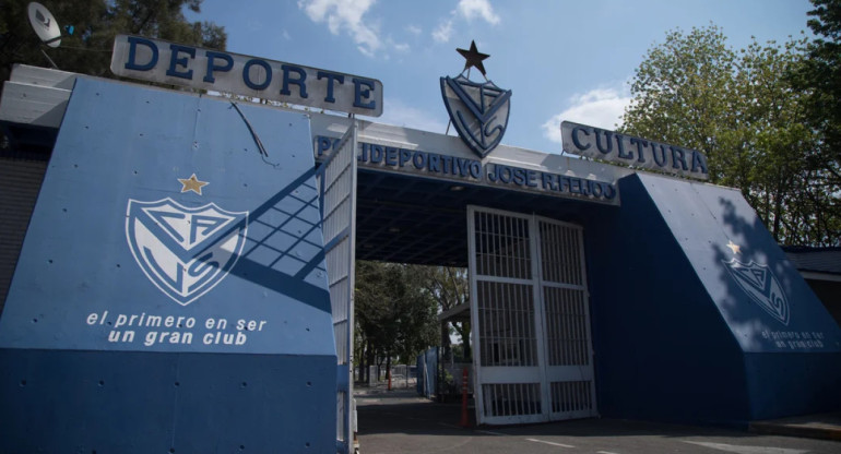 Cuatro jugadores de Vélez fueron denunciados por abuso sexual. Fotos: Instagram.