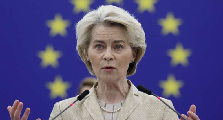 La Presidenta de la Comisión Europea, Ursula von der Leyen en Sesión del Parlamento Europeo en Estrasburgo, feb 2024_ Efe