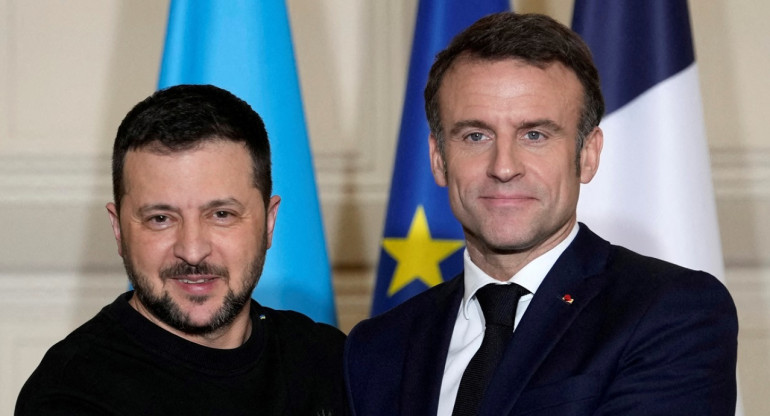 Volodímir Zelenski y Emmanuel Macron. Foto: Reuters.