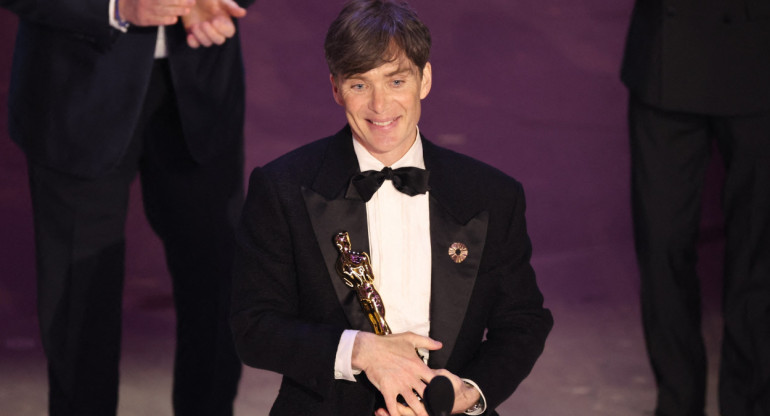 Cillian Murphy en los Oscars 2024. Foto: Reuters.