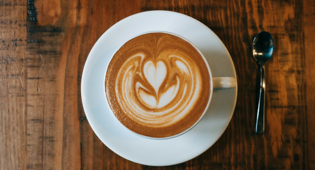 Flat White, café de especialidad. Foto: Unsplash.