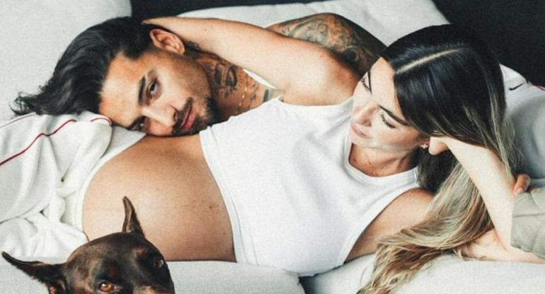 Maluma junto a su esposa. Foto: Instagram.