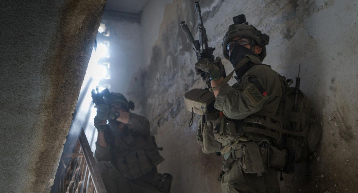Soldados israelíes operan en Gaza. Foto: Reuters