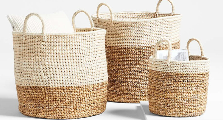Cestos para ropa creados con tubos de PVC reciclados. Foto: Instagram/ mos.crib