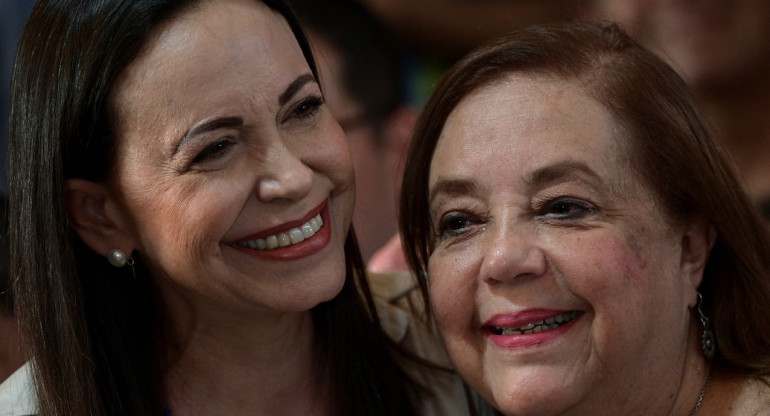 Corina Yoris y María Corina Machado. Foto: Reuters.
