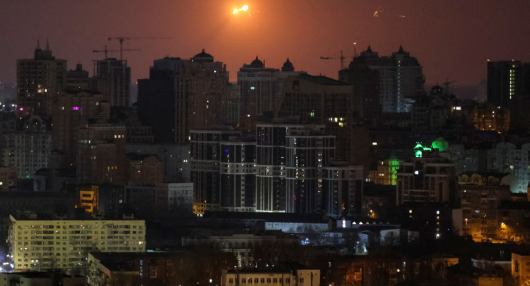 Misiles rusos en cielo ucraniano. Foto: Reuters.