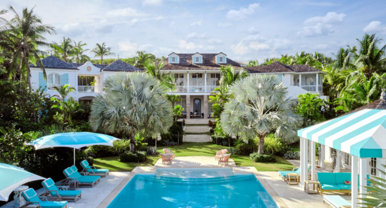 La lujosa mansión que alquiló Taylor Swift en las Bahamas. Foto rosalitahouse.com