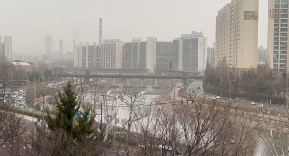 Alerta por la mala calidad del aire. Foto: captura video EFE.