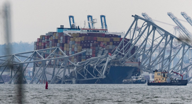 Carguero Dali, tras el derrumbe del puente de Baltimore. Foto: Reuters.