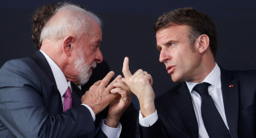 Lula da Silva y Emmanuel Macron. Fotos: REUTERS.