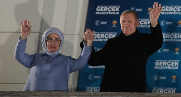 Erdogan y su esposa. Foto: EFE.