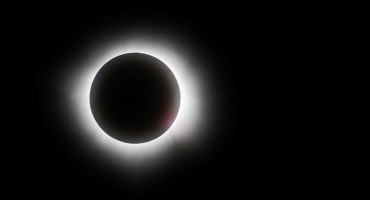 Total solar eclipse.  Photo: Reuters