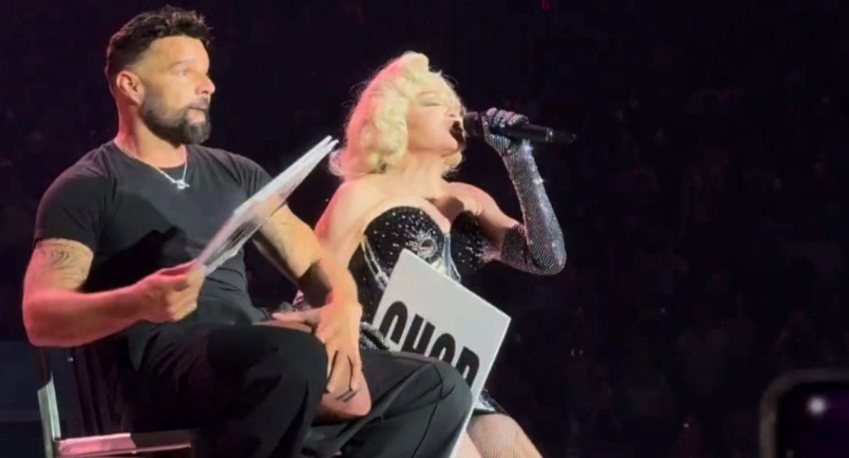 Madonna y Ricky Martin juntos en el escenario. Foto: Captura de pantalla