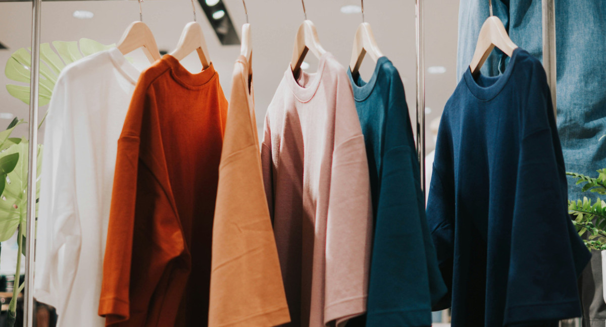 Ropa, indumentaria, vestimenta. Foto: Unsplash