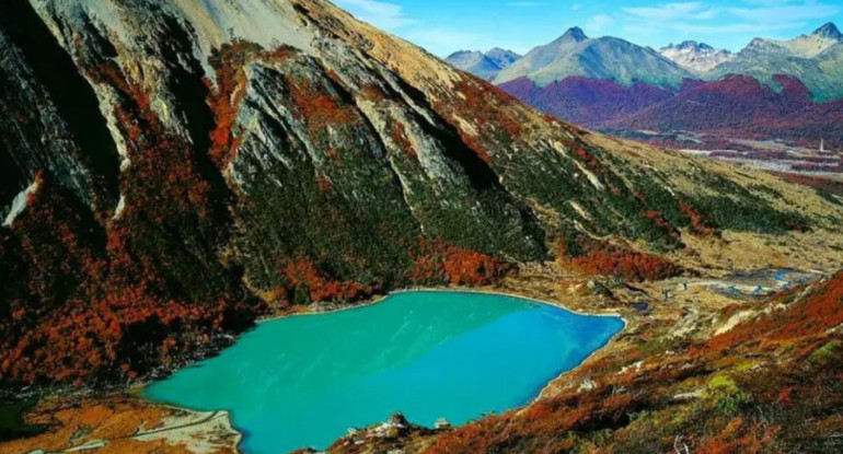 Laguna Esmerada, Ushuaia. Foto X @patagoniandina.