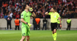 Festejos del Dibu Martínez ante el Lille por la Conference League. Foto: REUTERS.