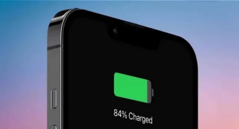 Modificaciones en las capacidades de batería de los iPhones. Foto: NA