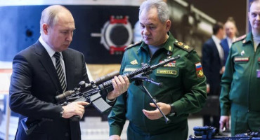 Vladimir Putin y el ministro de Defensa de Rusia, Serguéi Shoigú. Foto: REUTERS.