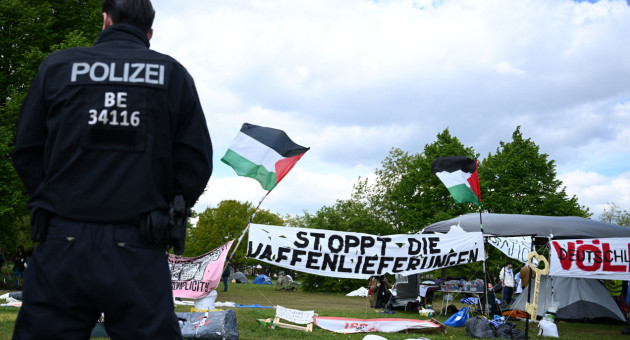 Campamento propalestino frente al Parlamento alemán. Foto: REUTERS.