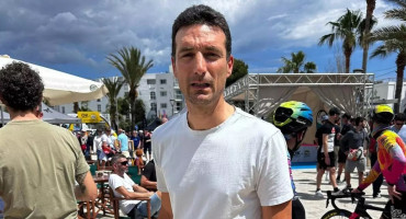 Lionel Scaloni en competencia de ciclismo en Mallorca. Foto: Gentileza Diario de Mallorca.