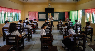 Filipinas suspende sus clases por el calor extremo. Foto: EFE