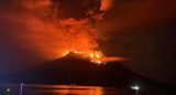 El volcán indonesio Ruang volvió a entrar este martes en erupción. Foto: Reuters.