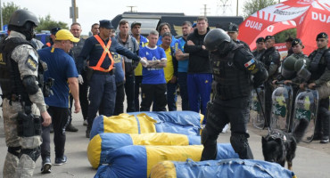 Secuestro de armas de fuego durante operativo a la barra de Boca rumbo a Córdoba.