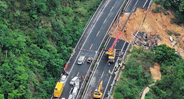 Derrumbe de una autopista en China. Foto: EFE.