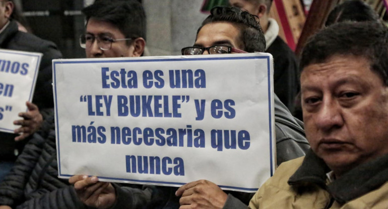 "Ley Bukele" en Bolivia. Foto: EFE