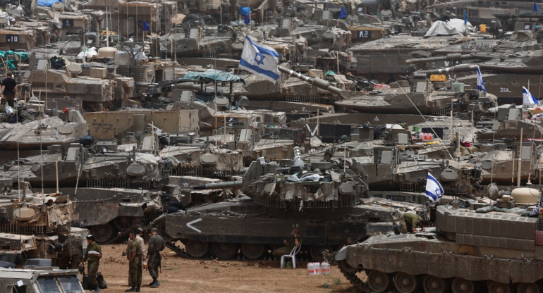 Soldados israelíes en la Franja de Gaza; guerra Israel-Hamás: Foto: Reuters