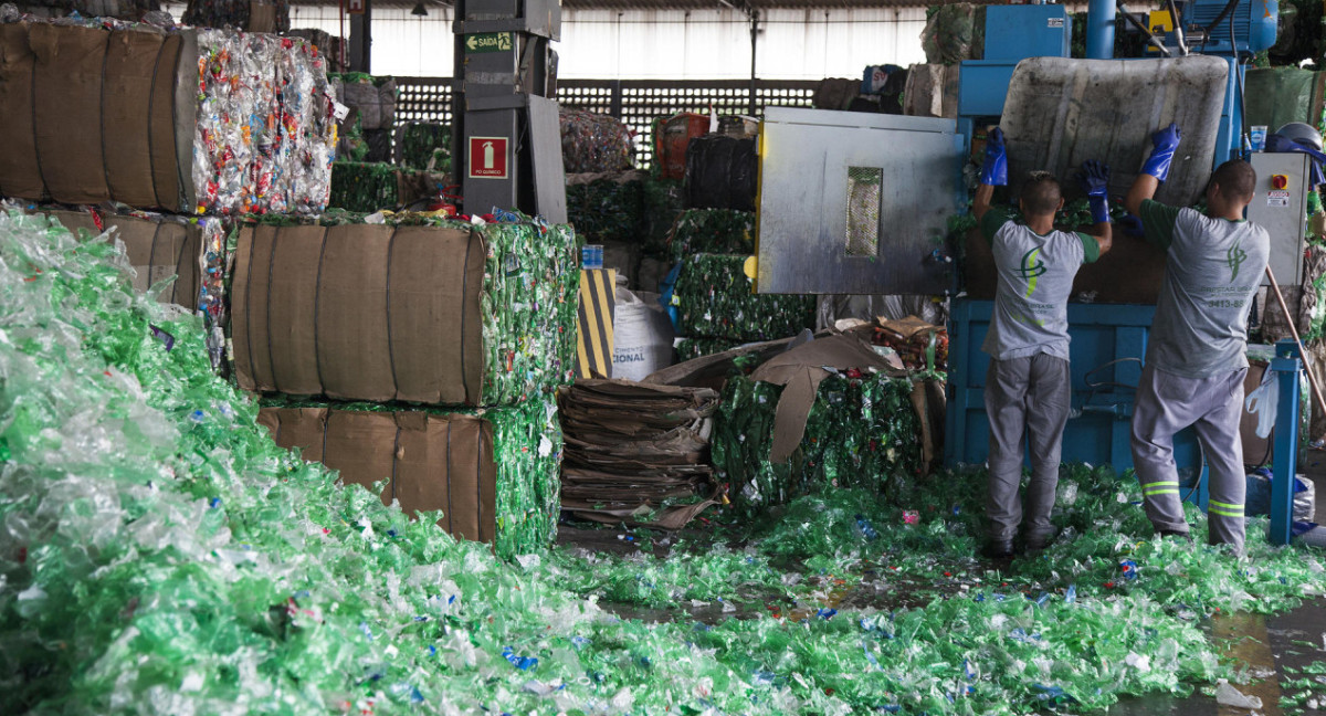 Plásticos, reciclaje. Foto: EFE.
