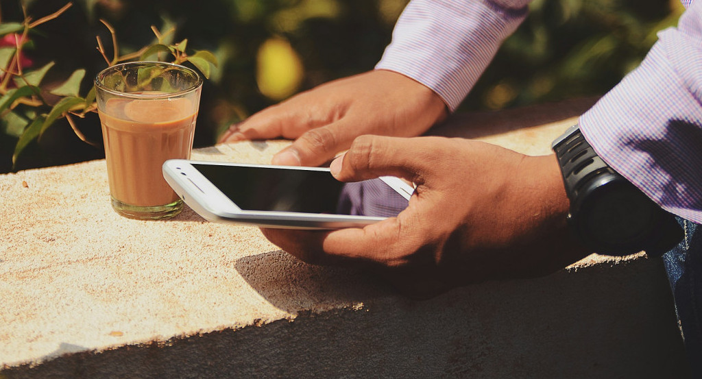 Celular, teléfono. Foto Unsplash.