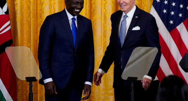 Joe Biden junto al presidente de Kenia, William Ruto, . Foto: REUTERS.