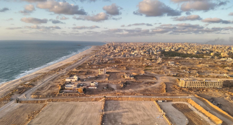 Muelle flotante construido por Estados Unidos en Gaza. Foto: EFE.