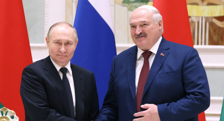 Vladimir Putin y Alexander Lukashenko. Foto: REUTERS.