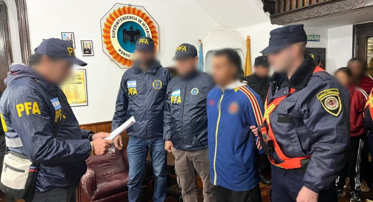 Ecuatoriano del clan "Fito" Macías expulsados de Argentina. Foto: PFA.