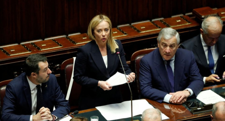 Matteo Salvini, Giorgia Meloni y Antonio Tajani en el Parlamento italiano. Foto: REUTERS.