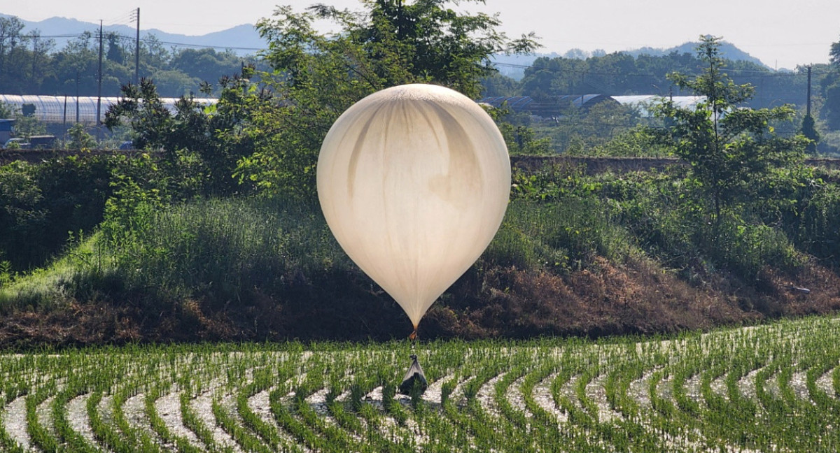 Corea del Norte envía globos con desechos al Sur. Foto: Reuters.