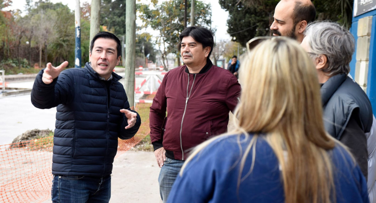 Leo Nardini supervisó la obra de la repavimentación e hidráulica de la Av. Constituyentes.