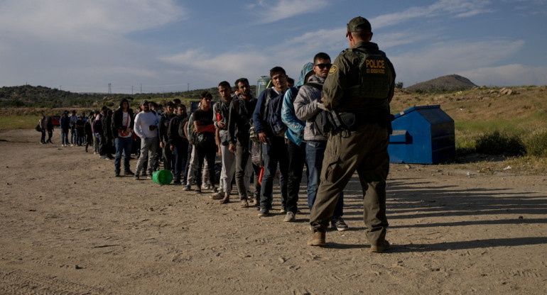 Controles en la frontera México-Estados Unidos. Foto: Reuters