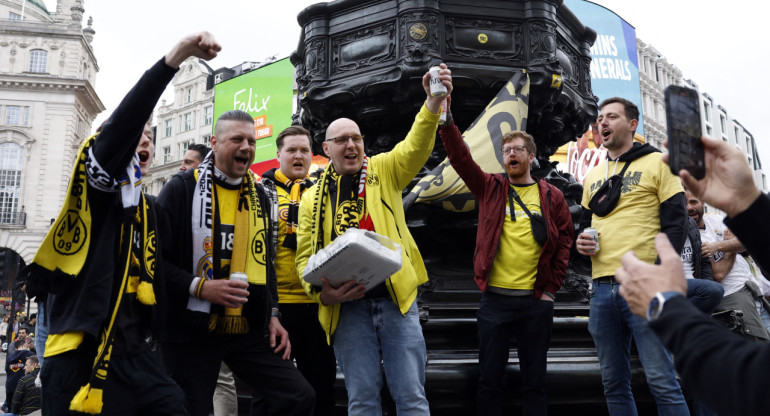 Fanáticos del Borussia Dortmund en la previa de la final de la Champions League 2023/24. Foto: Reuters.