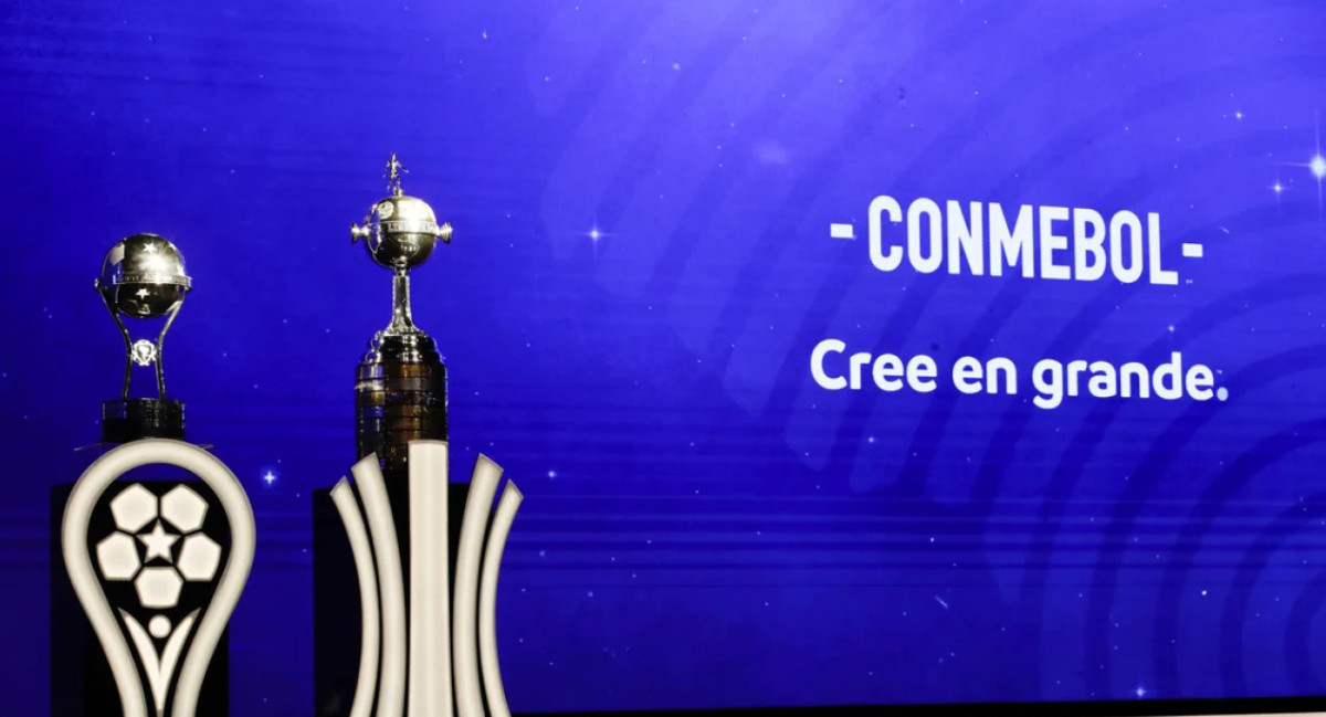 Trofeo de Copa Libertadores y Sudamericana. Foto: NA.
